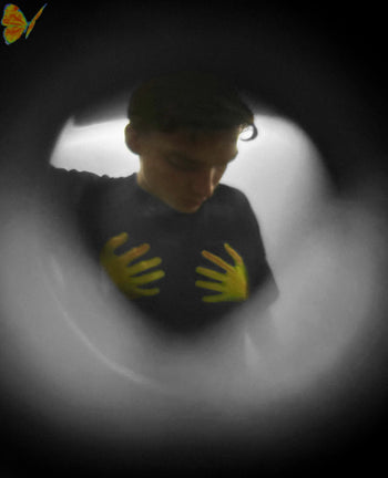 "Regarde moi dans les yeux"