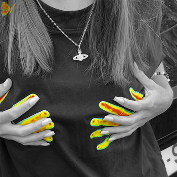 "Regarde moi dans les yeux"